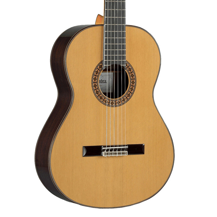 Alhambra 8P Klasik Gitar ve Hard Case